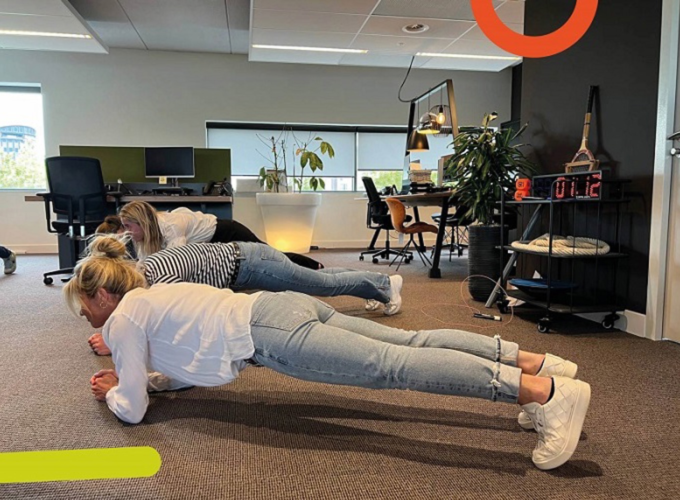 Kruik Mortal in verlegenheid gebracht Workout tip tijdens werk: planken | Bedrijfsfitness Nederland
